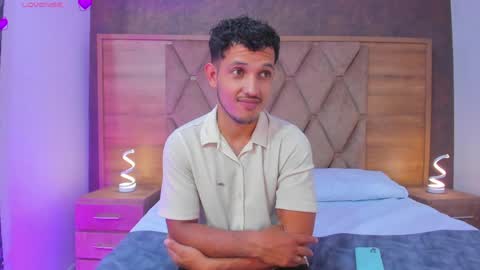 YG COUPLE online show from April 11, 8:13 pm