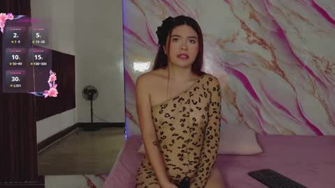 eimyaniston cute online show from April 28, 3:17 pm