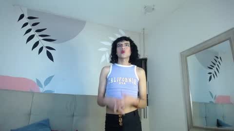 Snapshot of eimyflorian chatting on January 3, 11:35 am Eimyflorian online show from January 3, 11:35 am