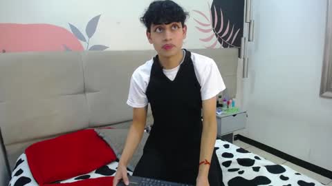 Snapshot of eimyflorian chatting on January 15, 5:47 pm Eimyflorian online show from January 15, 5:47 pm
