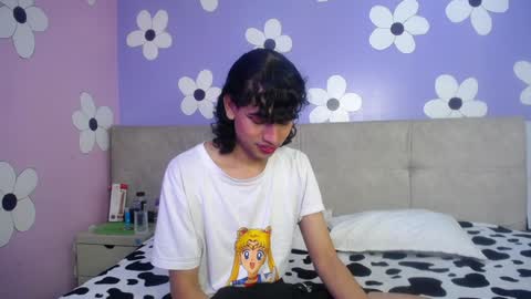 Snapshot of eimyflorian chatting on January 21, 11:46 am Eimyflorian online show from January 21, 11:46 am