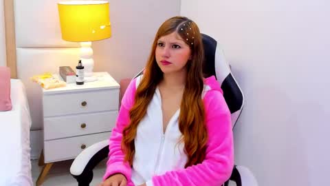 Snapshot of eimyjoness chatting on October 25, 3:03 am EimmyJones online show from October 25, 3:03 am