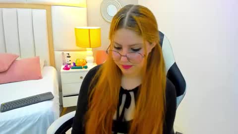 Snapshot of eimyjoness chatting on November 8, 3:18 am EimmyJones online show from November 8, 3:18 am