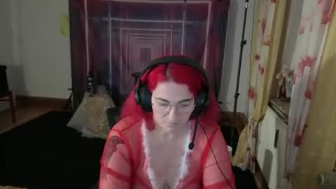 Snapshot of einfach_dani chatting on December 1, 7:30 pm einfach_dani online show from December 1, 7:30 pm