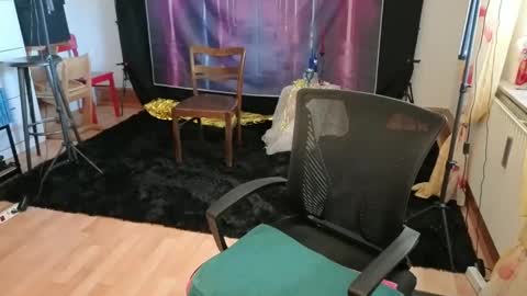 einfach_dani online show from December 16, 10:20 am