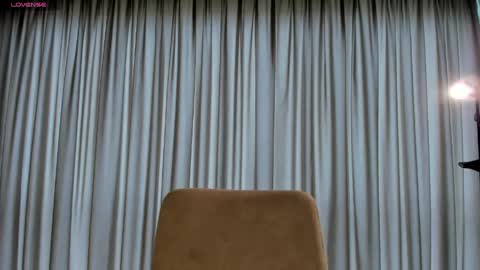 Einyel  online show from April 23, 8:33 pm