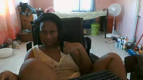 Eirondra Valeen online show from October 16, 11:55 am