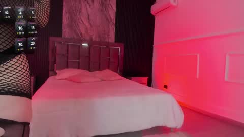 Eiryn Raven online show from March 29, 12:05 pm