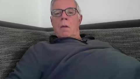 eisbaer1957 online show from December 8, 11:57 am