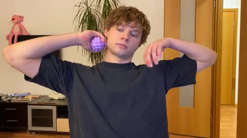 Eitan online show from March 3, 4:24 pm