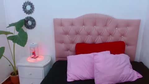 Snapshot of eka_urda chatting on October 12, 7:35 pm Eka online show from October 12, 7:35 pm