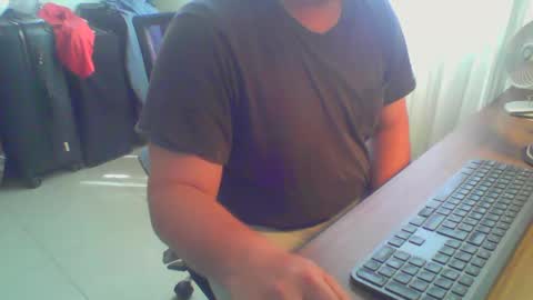 Snapshot of ekudemic chatting on December 19, 6:45 pm Juan Pablo M online show from December 19, 6:45 pm