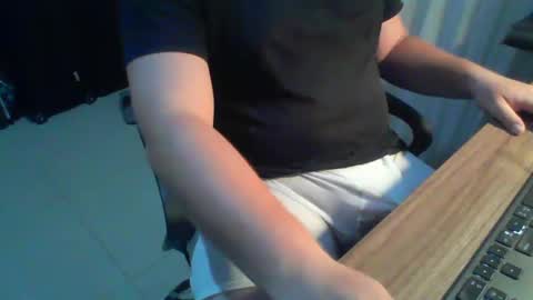 Snapshot of ekudemic chatting on December 30, 6:20 am Juan Pablo M online show from December 30, 6:20 am