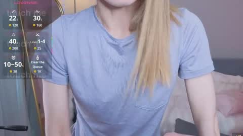 Snapshot of el1s_evans chatting on May 3, 9:59 am please read my bio there is information about private shows and about my personality online show from May 3, 9:59 am