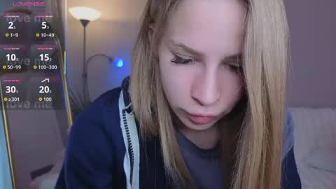 Snapshot of el1s_evans chatting on May 15, 11:06 am please read my bio there is information about private shows and about my personality online show from May 15, 11:06 am
