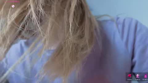 Snapshot of el1s_evans chatting on June 7, 8:07 am please read my bio there is information about private shows and about my personality online show from June 7, 8:07 am