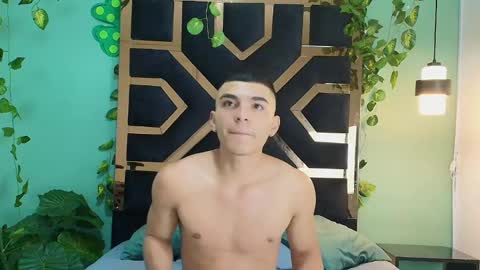 Snapshot of el_jefe32 chatting on May 29, 6:17 pm jonathan online show from May 29, 6:17 pm
