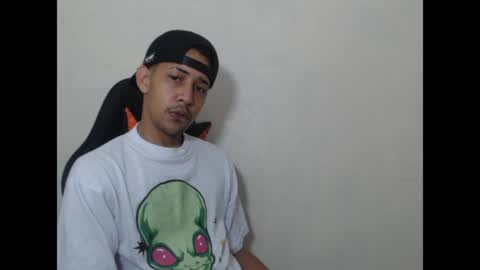 Snapshot of el_menor chatting on May 15, 7:04 am Instagram BelowAbajo online show from May 15, 7:04 am