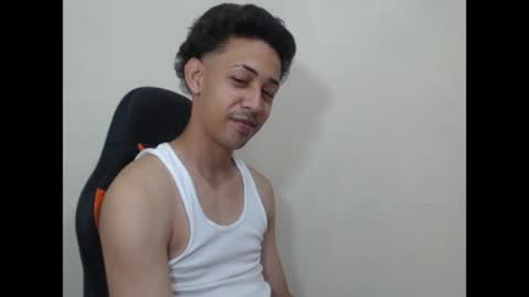 Snapshot of el_menor chatting on May 20, 3:13 am Instagram BelowAbajo online show from May 20, 3:13 am