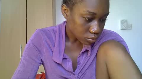 petite online show from December 10, 9:23 am