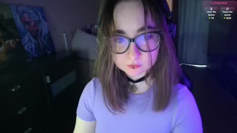 Snapshot of el_sweety chatting on December 3, 10:06 am If you like it when I meow give me a thumbs up online show from December 3, 10:06 am