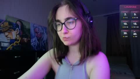 Snapshot of el_sweety chatting on December 19, 1:40 pm If you like it when I meow give me a thumbs up online show from December 19, 1:40 pm