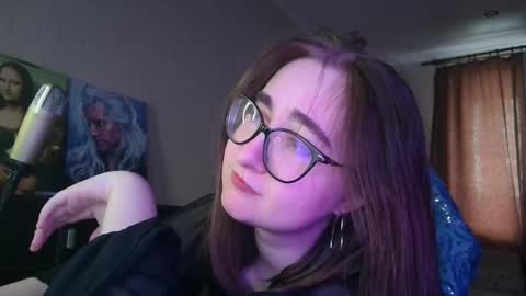 Snapshot of el_sweety chatting on February 14, 1:18 pm If you like it when I meow give me a thumbs up online show from February 14, 1:18 pm
