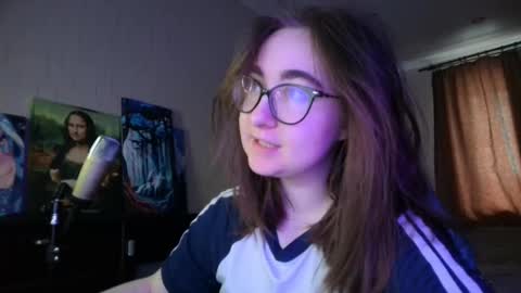 Snapshot of el_sweety chatting on February 28, 9:15 am If you like it when I meow give me a thumbs up online show from February 28, 9:15 am