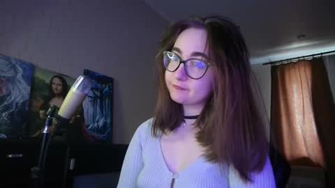 Snapshot of el_sweety chatting on March 10, 9:32 am If you like it when I meow give me a thumbs up online show from March 10, 9:32 am