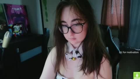 Snapshot of el_sweety chatting on September 22, 9:00 am If you like it when I meow give me a thumbs up online show from September 22, 9:00 am