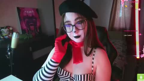 Snapshot of el_sweety chatting on October 21, 8:15 am If you like it when I meow give me a thumbs up online show from October 21, 8:15 am