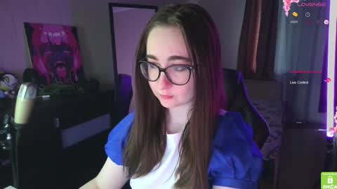 Snapshot of el_sweety chatting on October 23, 10:03 am If you like it when I meow give me a thumbs up online show from October 23, 10:03 am