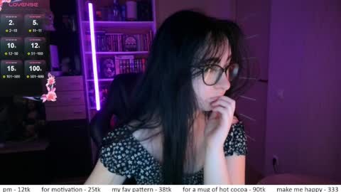 Snapshot of el_sweety chatting on June 5, 8:09 am If you like it when I meow give me a thumbs up online show from June 5, 8:09 am