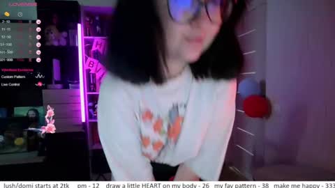 Snapshot of el_sweety chatting on July 17, 1:51 pm If you like it when I meow give me a thumbs up online show from July 17, 1:51 pm