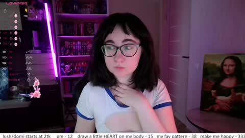 Snapshot of el_sweety chatting on July 31, 10:58 am If you like it when I meow give me a thumbs up online show from July 31, 10:58 am