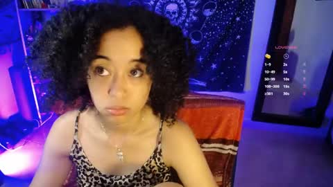 Snapshot of ela_0 chatting on May 18, 7:47 am Ela Help me reach 100 thumbs up online show from May 18, 7:47 am