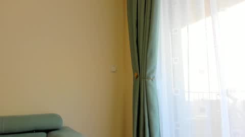 Snapshot of elaanna chatting on February 11, 1:51 pm Ela online show from February 11, 1:51 pm