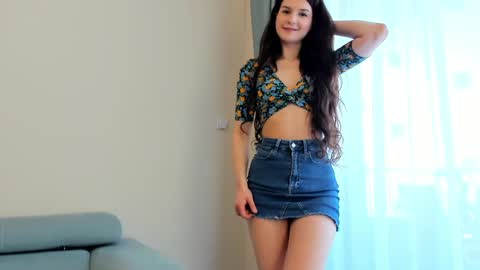 Snapshot of elaanna chatting on March 4, 7:51 am Ela online show from March 4, 7:51 am