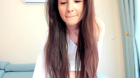 Snapshot of elaanna chatting on October 6, 6:44 am Ela online show from October 6, 6:44 am