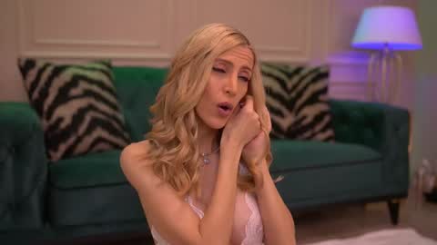 Ella online show from April 19, 6:02 am