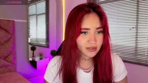 Snapshot of elaia_muller chatting on March 10, 2:37 pm Elaia online show from March 10, 2:37 pm