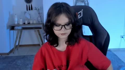 Snapshot of elainebeness chatting on December 10, 6:17 pm Your sweet girl online show from December 10, 6:17 pm