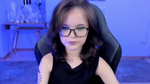 Snapshot of elainebeness chatting on January 29, 4:30 pm Your sweet girl online show from January 29, 4:30 pm