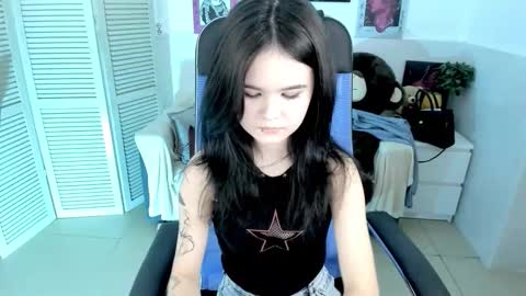 Snapshot of elainebeness chatting on October 7, 7:00 pm Your sweet girl online show from October 7, 7:00 pm