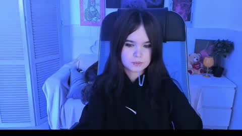 Snapshot of elainebeness chatting on November 1, 7:49 pm Your sweet girl online show from November 1, 7:49 pm