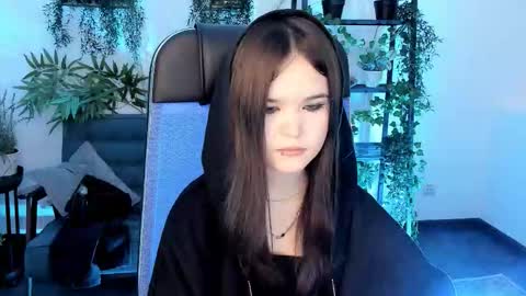 Snapshot of elainebeness chatting on November 22, 9:47 pm Your sweet girl online show from November 22, 9:47 pm