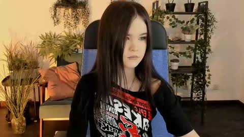 Snapshot of elainebeness chatting on December 16, 6:57 pm Your sweet girl online show from December 16, 6:57 pm