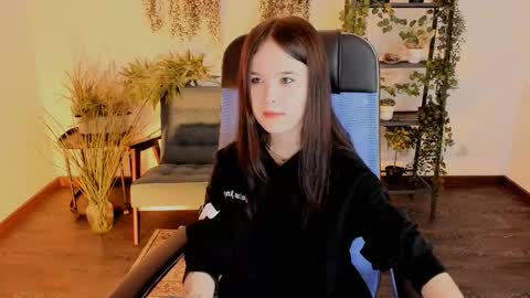 Snapshot of elainebeness chatting on January 13, 7:30 pm Your sweet girl online show from January 13, 7:30 pm