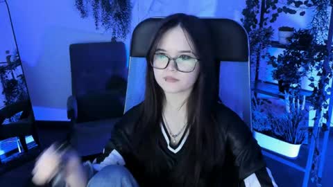 Your sweet girl online show from April 28, 4:34 pm