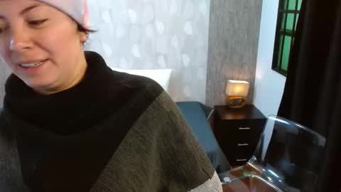 elamurray online show from December 20, 11:06 am